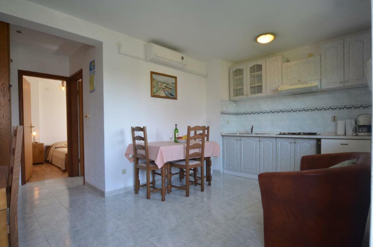 Koreni Apartments Rovigno Esterno foto