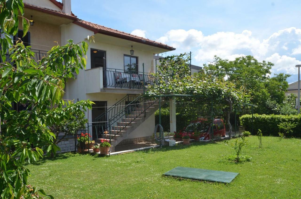Koreni Apartments Rovigno Esterno foto