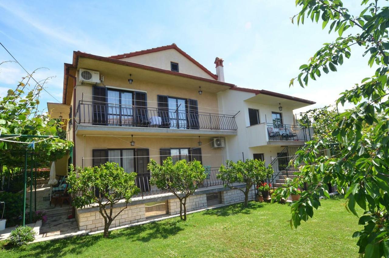Koreni Apartments Rovigno Esterno foto