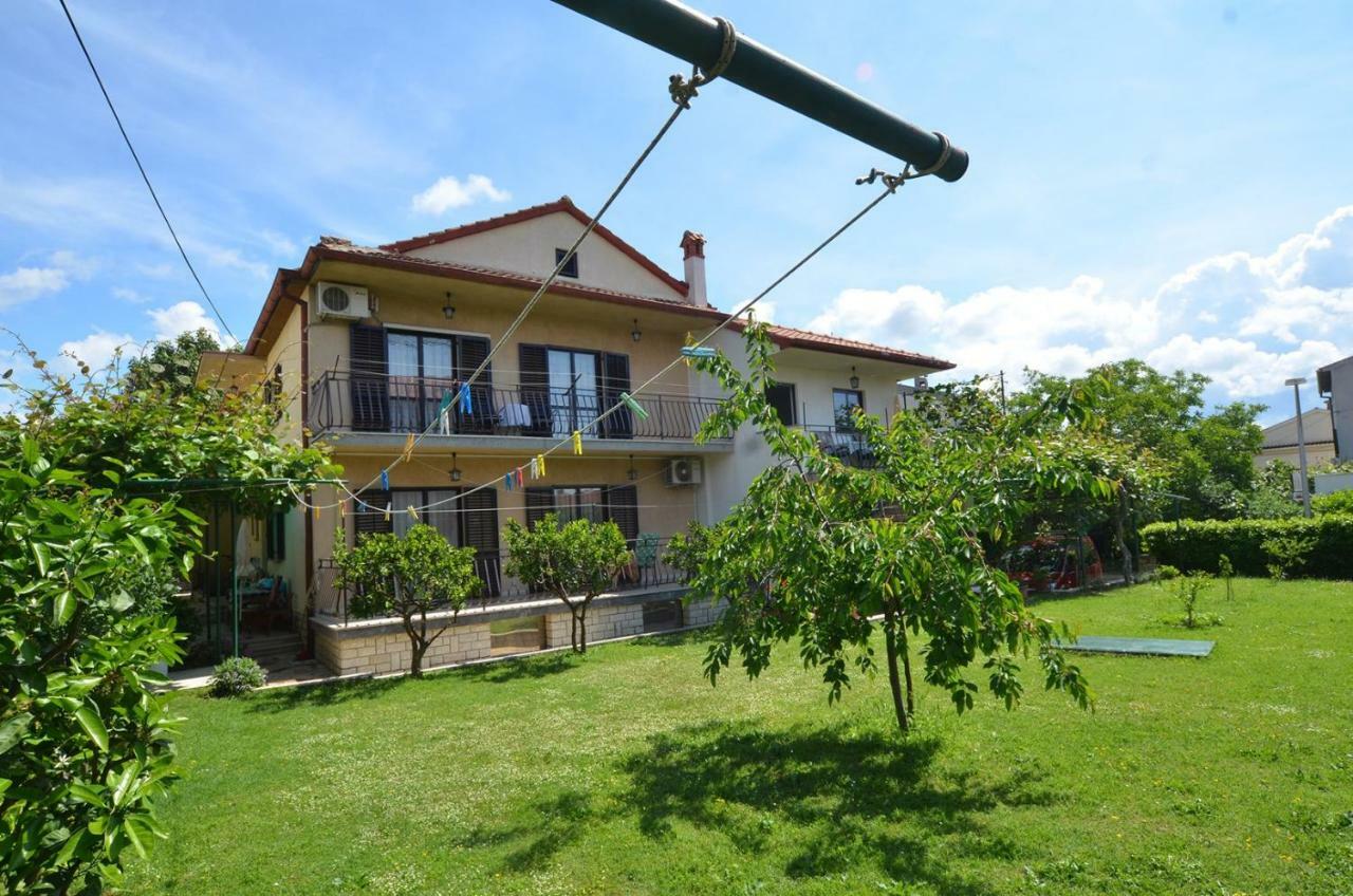 Koreni Apartments Rovigno Esterno foto