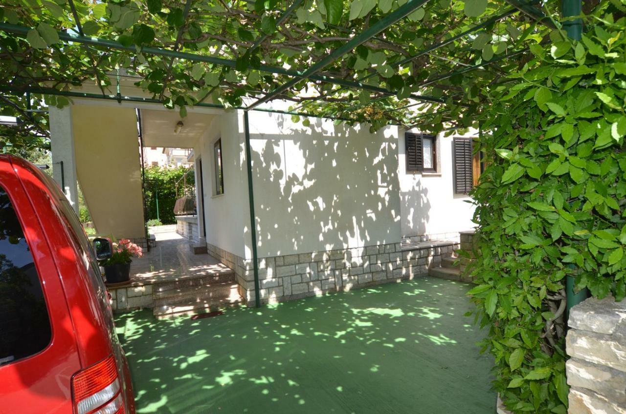 Koreni Apartments Rovigno Esterno foto