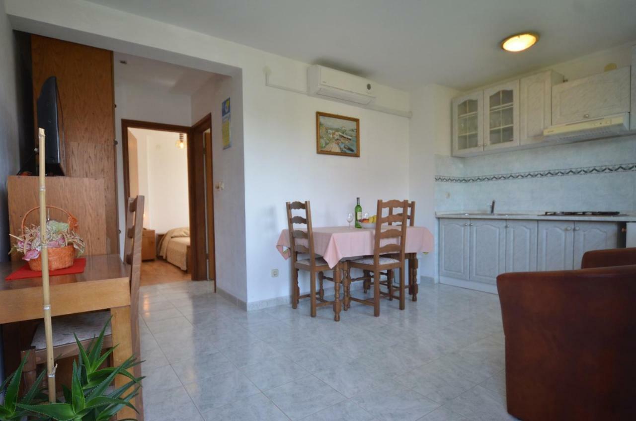 Koreni Apartments Rovigno Esterno foto